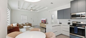 Charming 2-bedroom apartment with WiFi, AC in fabulous Alton/Mission Tx.