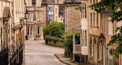 Cosy cottage in the heart of Stamford with parking