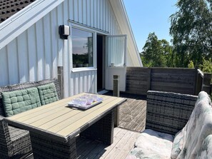 House | Outdoor dining