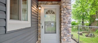 Bloomfield, Pittsburgh Large and Accessible 3Bedorom Apartment with Free Parking