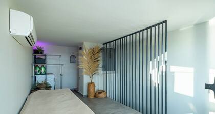 Exclusive Villa Azure with sea views & direct access to the water