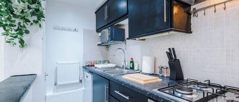 Micro-ondes, four, plaque de cuisson