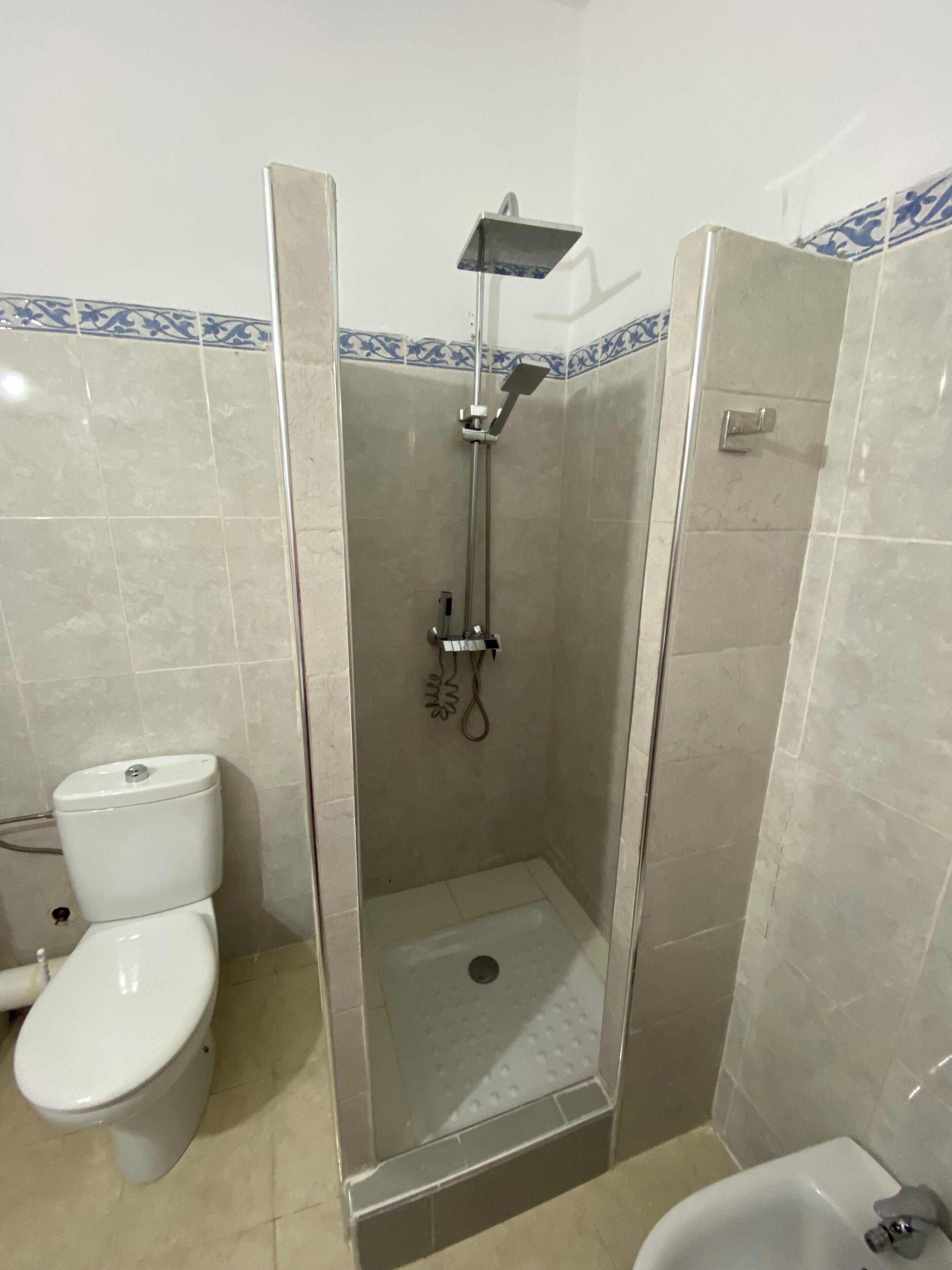 Classic Double or Twin Room | Bathroom