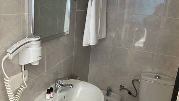 ํด๋์ ๋๋ธ๋ฃธ ๋๋ ํธ์๋ฃธ | ์์ค | ํค์ด๋๋ผ์ด์ด, ํ์, ๋น๋, ์ดํธ