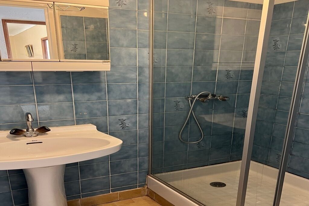 Dusche, Haartrockner, Bidet, Handtücher