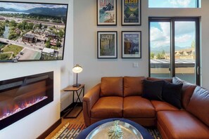 TV, fireplace - 4 bdrm, 2 Unit Dwntwn Penthouse! (Whitefish)