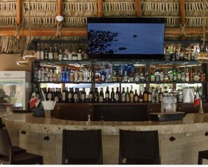 Restaurant - LOCATION LOCATION LOCATION 2 (Cabo San Lucas)