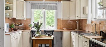 House With Guest Loft and Garden