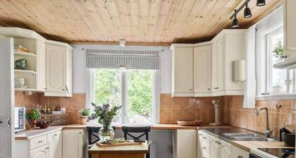 House With Guest Loft and Garden