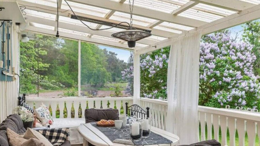 House With Guest Loft and Garden