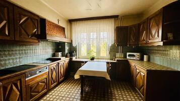 Micro-ondes, four, plaque de cuisson, lave-vaisselle