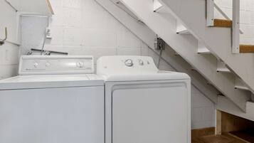 Cabin, Multiple Beds, Patio, Garden View (Luxe Pinewood Escape) | Interior