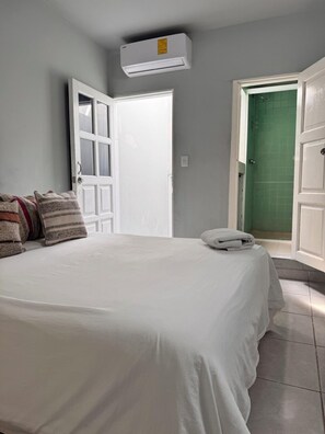 Standard Double Room - CASA 22 (San Miguel de Allende)