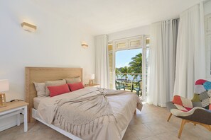 3 bedrooms, iron/ironing board, travel crib, internet