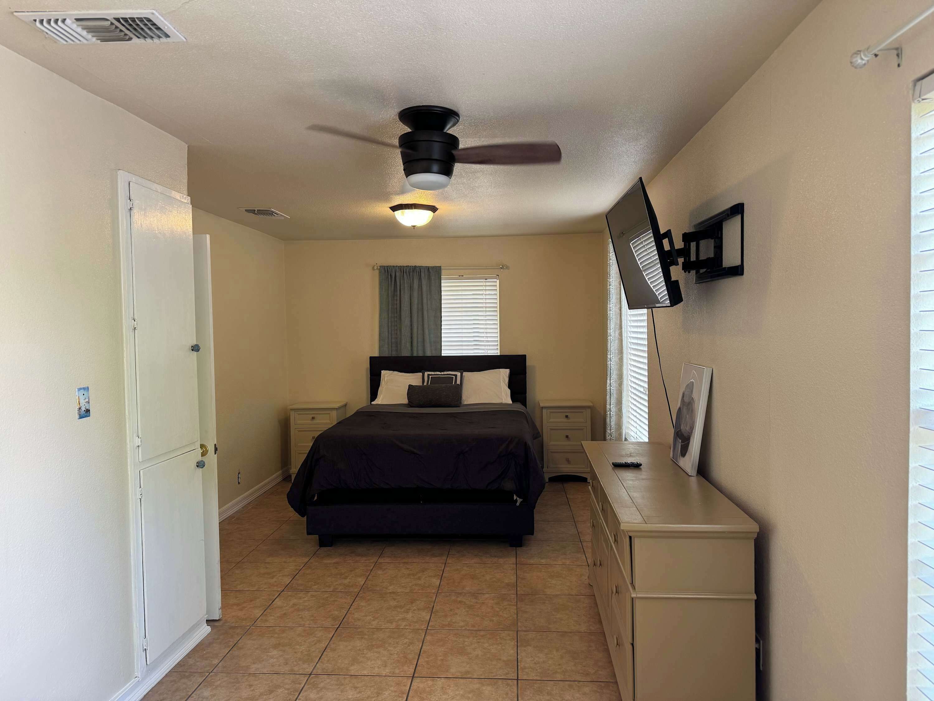 House, Multiple Beds, Patio, Garden View (Latigo Haven) | 3 bedrooms, individually decorated, individually furnished, bed sheets