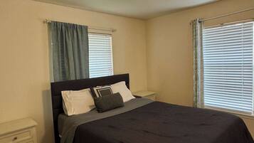 Rumah, Beberapa Tempat Tidur, patio, pemandangan kebun (Latigo Haven) | 3 kamar tidur dan didekorasi berbeda-beda