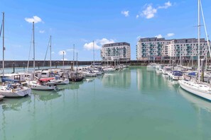 1 bedroom - On the Water 7 Free Parking By My Getaways (Brighton)