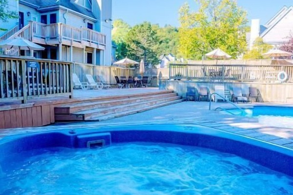 Seasonal outdoor pool
