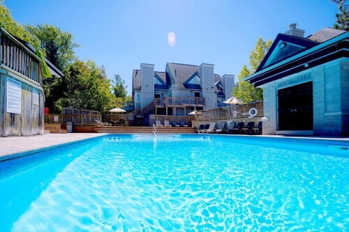 Blue Mountain at your Door Step