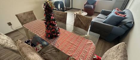 Huoneisto | Ruokailu