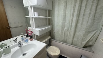 Apartment | Bathroom