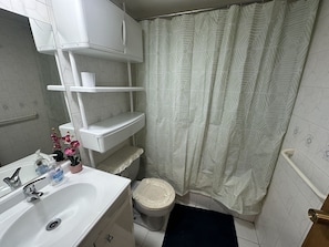 Apartment | Bathroom