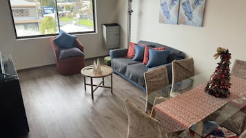 Apartment | Dining