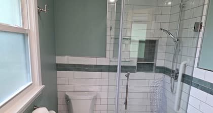 3-bedroom 2 bathroom house in Indiana, PA with WiFi, central AC/heat.
