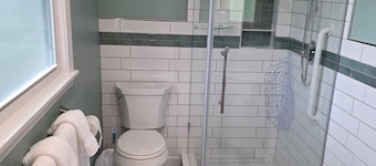 3-bedroom 2 bathroom house in Indiana, PA with WiFi, central AC/heat.