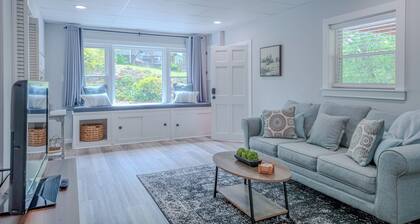 NEW 1-bedroom apartment 1/2 mile to Main St, Weaverville & Lake Louise Park