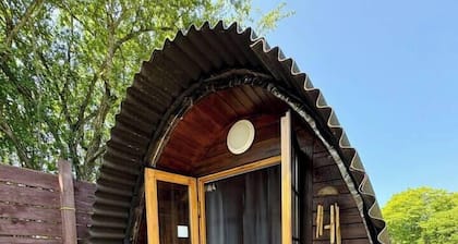 La Cabane du Grand ChĂȘne (2 adultes+2 enfants max)