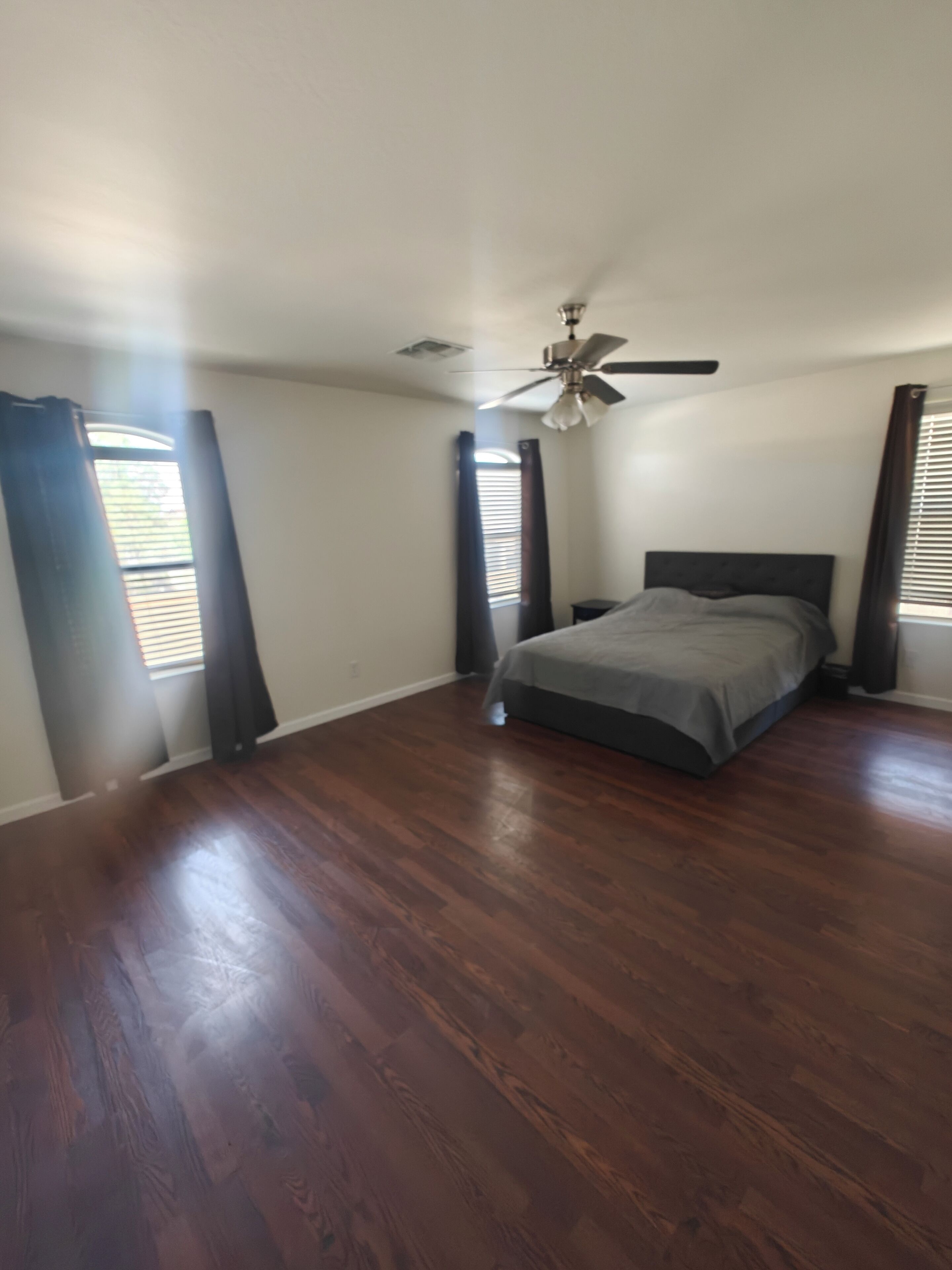 4 bedrooms, free WiFi, bed sheets