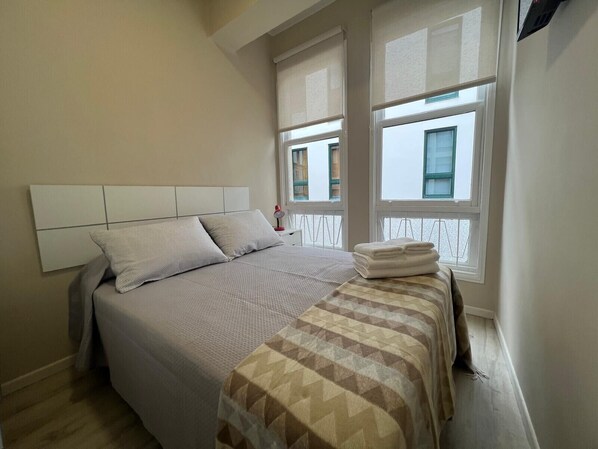 2 bedrooms, free WiFi, bed sheets - YourHouse Oasis Urbano (Ourense)