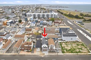 Exterior - Luxury 2-bedroom with WiFi, parking, AC in Seaside Heights 2 beach badges (Seaside Heights)