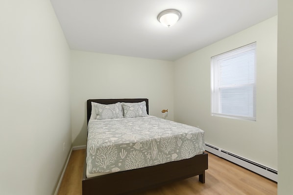 2 bedrooms, iron/ironing board, travel cot, free WiFi