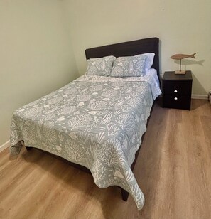 2 chambres, fer et planche à repasser, lit parapluie, Wi-Fi gratuit