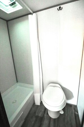 Bathroom - Fore Fun Camper At Riverwoods Golf Course! (Raymond)