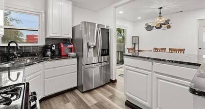 Family Home in Arlington • Near AT&T Stadium