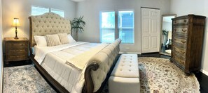 2 bedrooms, desk, iron/ironing board, free WiFi - Near Downtown with Huge Private Backyard w/Turf (San Antonio)