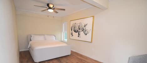 5 bedrooms, bed sheets