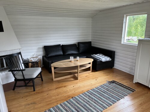 Red Cottage with Lakefront Location at Nerbjärken – Peaceful Retreat near Hultsfred | SE05088