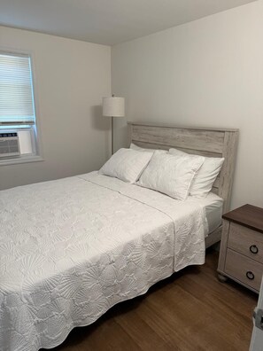 2 bedrooms, iron/ironing board, travel cot, WiFi