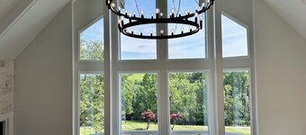 White Pines Lodge-360° views, spacious, serene, spa-like master en suite