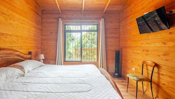 3 bedrooms, WiFi, bed sheets