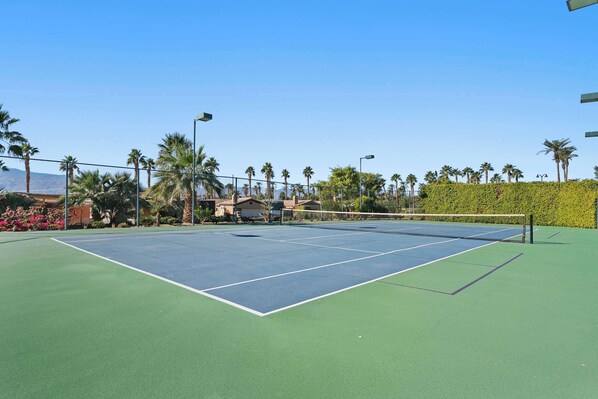 Sport court - Casita 86153 - Sofa Sleeper Only (Coachella)