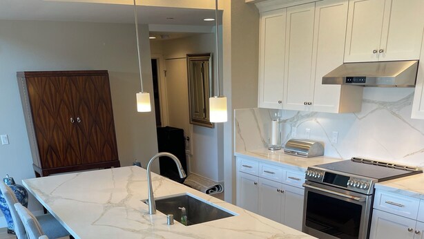 Private kitchen - Exquisitely appointed 3-bedroom penthouse in Napa downtown (Napa)