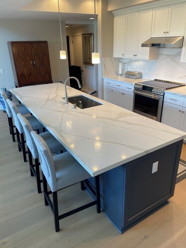 Exquisitely appointed 3-bedroom penthouse in Napa downtown