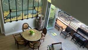 Dining - Exquisitely appointed 3-bedroom penthouse in Napa downtown (Napa)