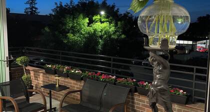 Exquisitely appointed 3-bedroom penthouse in Napa downtown