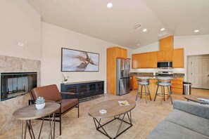 Studio, Patio, Garden View (Casita 44473) | Interior